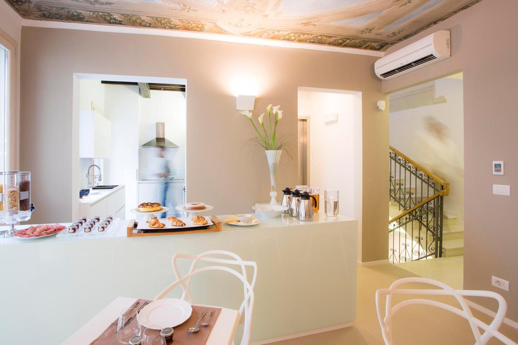 Borgoleoni 18 - Room And Breakfast Ferrara Exteriör bild