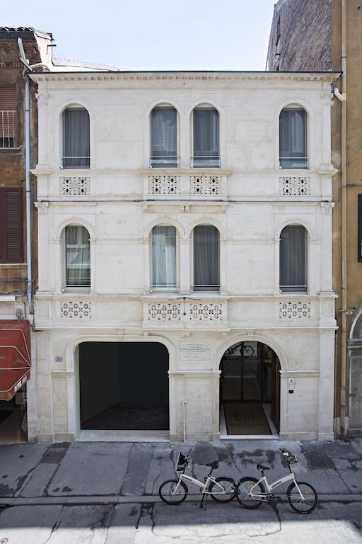 Borgoleoni 18 - Room And Breakfast Ferrara Exteriör bild