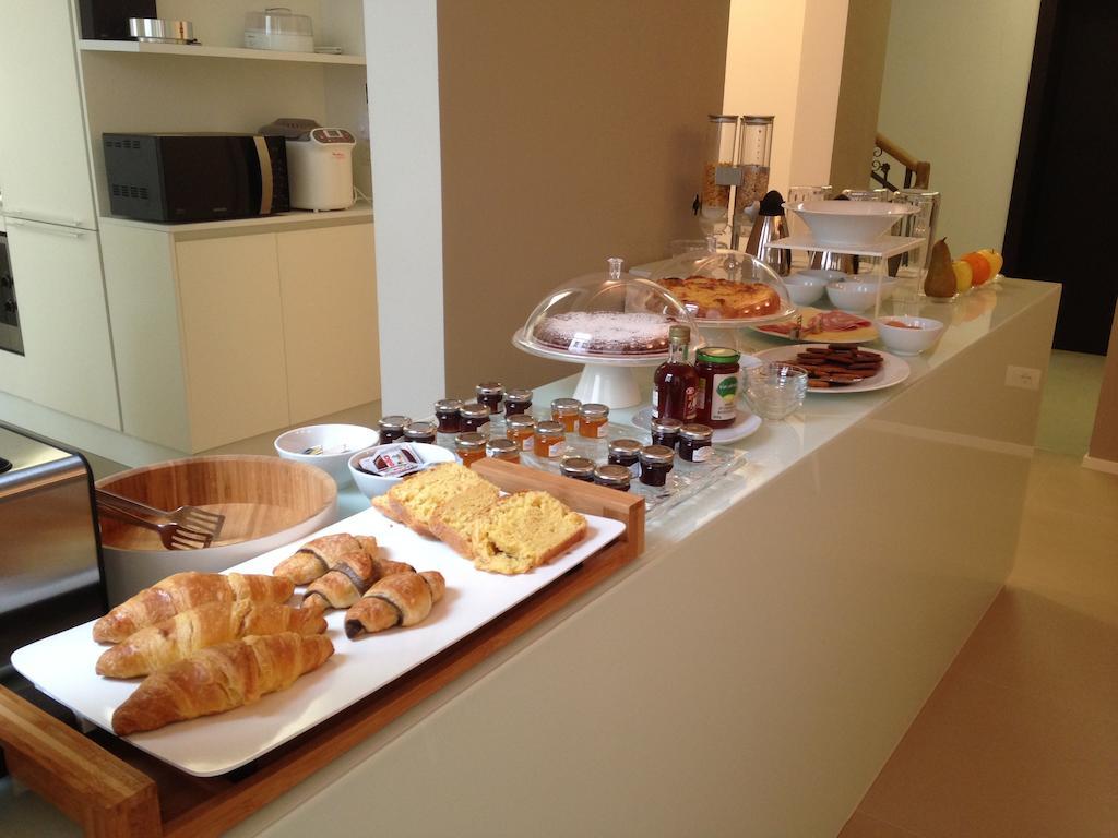 Borgoleoni 18 - Room And Breakfast Ferrara Exteriör bild