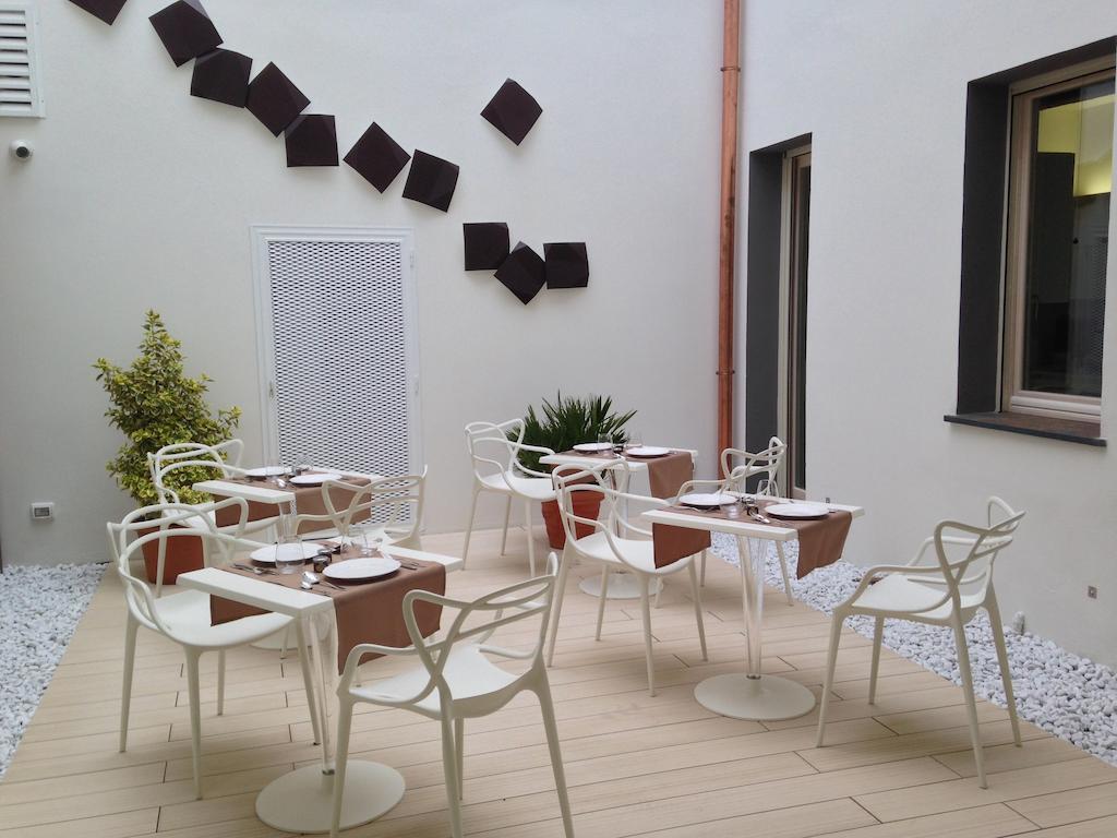Borgoleoni 18 - Room And Breakfast Ferrara Exteriör bild