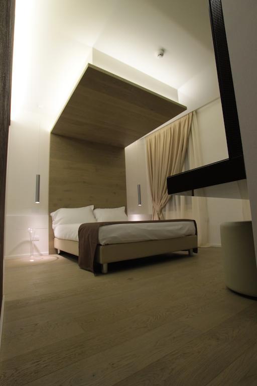 Borgoleoni 18 - Room And Breakfast Ferrara Exteriör bild