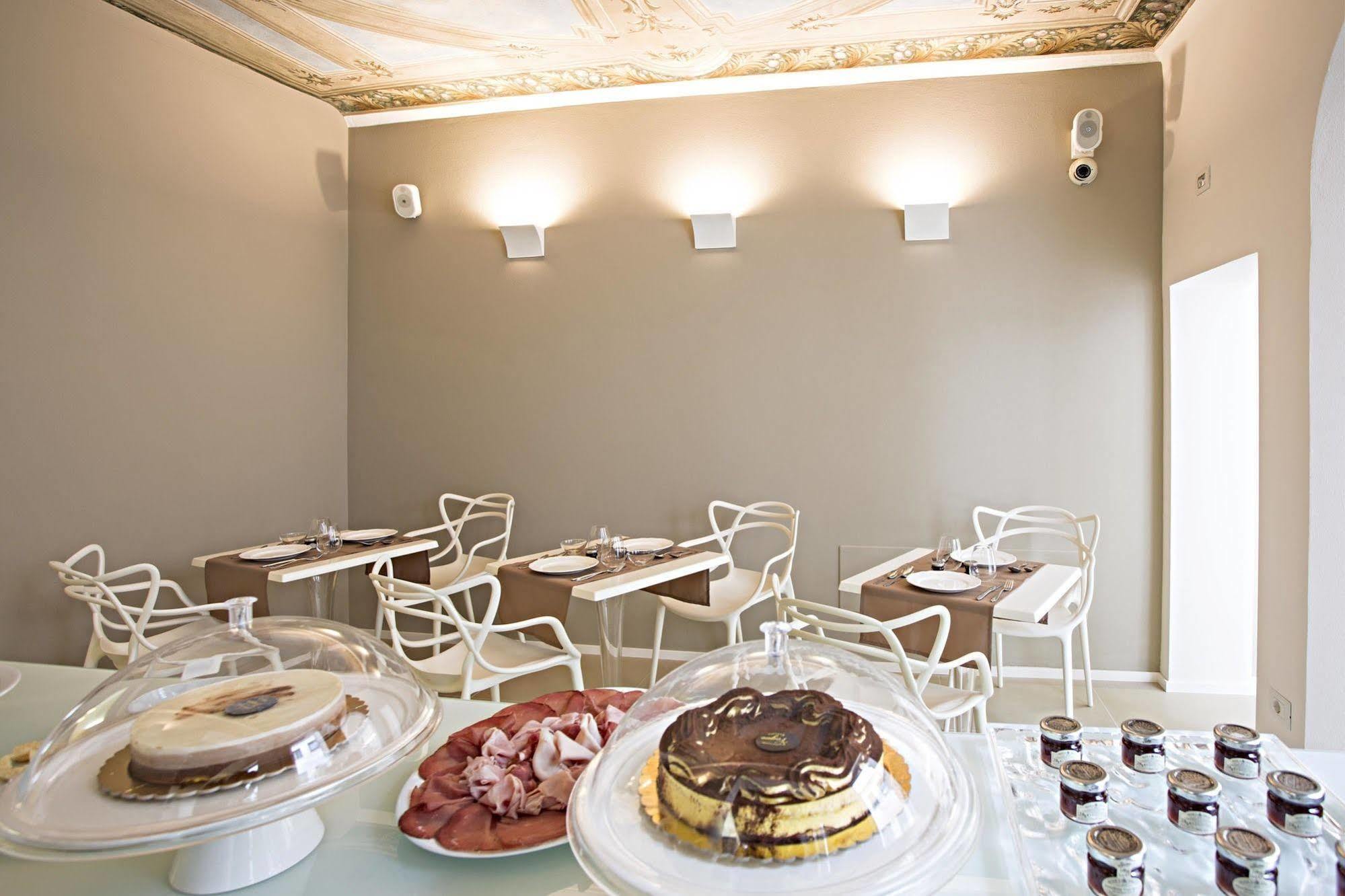 Borgoleoni 18 - Room And Breakfast Ferrara Exteriör bild